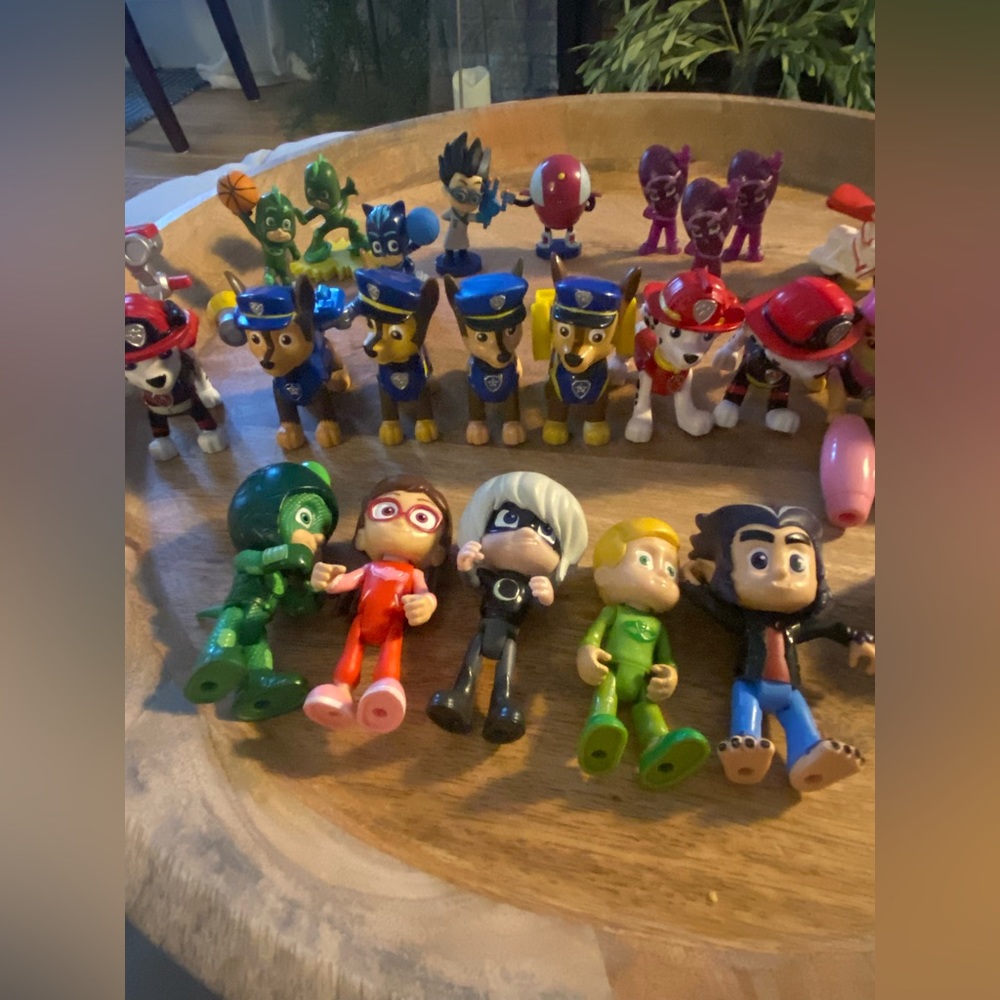 Paw Patrol/PJ Mask/miscellaneous Lot Toys - Picture 2 of 3